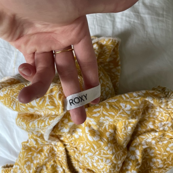 Yellow Roxy Crop Top - Picture 3 of 4